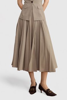 Step out in style with our Classic Midi Skirt. Featuring a pleated high-waisted design, and a side zipper closure, this midi length skirt is sure to become your go-to piece for elegant occasions. The perfect blend of comfort and sophistication.Fabric: Cotton, Polyester Ballet Core, Hunny Bunny, Skirt Pleated, Midi Length Skirts, Summer 2024, Fabric Cotton, Midi Length, Pleated Skirt, Side Zipper