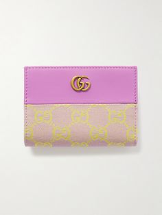 Gucci's wallet has been made in Italy from a combination of canvas-jacquard woven with the brand's iconic 'GG' monogram and smooth leather in a summery pink and yellow colorway. It has numerous slots for storing your cards and cash. Cute Card Wallet, Cute Designer Wallets, Gucci Designer Wallets With Logo, Designer Gucci Wallets With Logo, Luxury Gucci Wallet With Logo, Cute Wallets For Women, Pink Gucci Bag, Gucci Pink, Designer Wallet