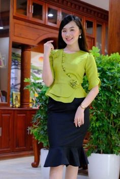 THAI TRADITIONAL BLOUSE SHIRTS LAOS SILK - AVAILABLE IN CHEST SIZE 32" - 46" Thai Silk Top Shirts, Soe Myat Thu Zar Myanmar Dress, ပိတ်ဖောက်ဇာ Myanmar Dress, Orientation Outfit, Thai Silk Dresses, Thai Fabric, Women Dresses Casual Summer, Weaving Machine, Silk Clothes