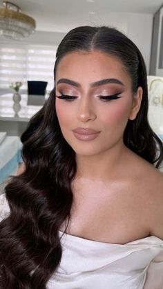 Eye Makeup For Navy Blue Dress, Wedding Guest Makeup Looks, For Wedding Hairstyles, Glam Bride Makeup, Wedding Guest Makeup, Long Shiny Hair, Glam Bride, Engagement Makeup, Classy Hairstyles