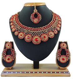 25%BULK ORDER DISCOUNT Coupon Code=SAVE25PERCENT 25% off when you buy 3 items https://www.etsy.com/shop/indianjewelrysets/?etsrc=sdt&coupon=SAVE25PERCENT Indian Bridal Traditional Designer Antique Gold plated Studded Diamond & kundan Necklace Earrings Tika Jewellery Set  SHIPPING l be dispatched within 1-3 business day after the payment is clear. Items will arrive in 18-20 business days. The arrival time depends on some factors and different areas: We only ship to the confirmed address provided Bridal Jewelry Diamond, Indian Traditional Wedding, Tika Jewelry, Mang Tika, Diamond Fashion Jewelry, Costume Jewelry Sets, Choker Jewelry, Wedding Gold, Choker Necklace Set