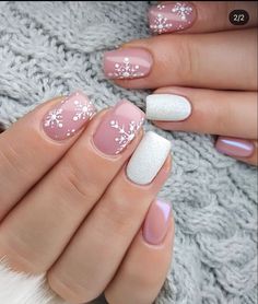 Cute Nails Christmas, Red Nails For Christmas, Nail Art Designs Christmas, Christmas Nails Cute, Christmas Nails Simple, Christmas Nails Design, Sns Nails Colors, 2023 Nails, Nails Design Ideas