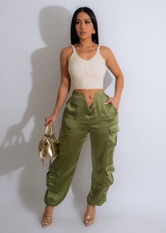 Cargo Pants Outfit Dressy, Cargo Pants Outfit Street Style Women, Diva Boutique, Cargo Pants Outfit, Green Cargo Pants, Cargo Joggers, Streetwear Style, Casual Work Outfits, Light Denim