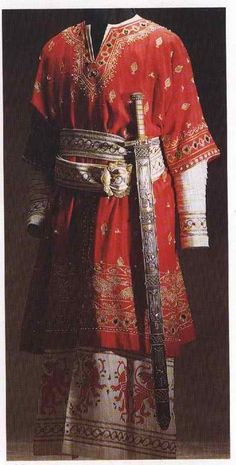 TRAJE DE SOLDADO DE ELITE DE MILAN EN LA BATALLE DE LEGNANO 1176 Medieval Italian Clothing, Byzantine Fashion Men, Modern Medieval Fashion, Byzantine Clothing, 12th Century Clothing, 14th Century Fashion, Medieval Clothing Men, Roman Clothing, Mens Garb