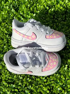 Cute Sneakers With Rubber Sole, Cute White Closed Toe Sneakers, Cute Non-slip Closed Toe Sneakers, Cute Round Toe Sneakers, Cute Customizable Lace-up Sneakers, Playful Sneakers With Soft Sole, Customizable Cute Lace-up Sneakers, Spring Low-top Sneakers, Customizable Lace-up Cute Sneakers