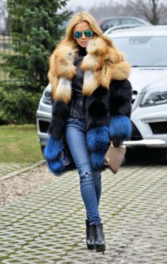 ad eBay - Women Natural Fur Jacket Winter Outwear Luxury Warm Real Red Fox Fur Coat - Buy Now, click the link (eBay) Russian Coat, Fur Jacket Outfit, Best Winter Jackets, Fur Jacket Women, Vests Women, Fur Coat Fashion, Womens Faux Fur Coat, Buy Coats, Jeans Street Style