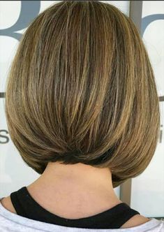 55 stylish short bob hairstyle design to be a fashion icon - Mycozylive.com Style Bob Hair, Bob Hairstyles For Round Face, Hair Short Bob, Short Layered Bob Haircuts, Short Hair Designs, Stacked Haircuts, Blonde Bob Haircut, Short Haircut Styles, Bob Hairstyles With Bangs