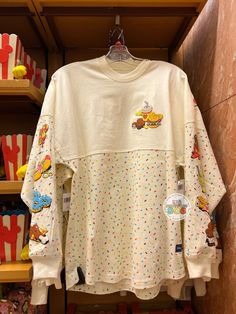 DLR - Disney Eats Snacks - Spirit Jersey "Disneyland Resort" Cream Pul — USShoppingSOS Disney Eats, Eat Snacks, Aulani Disney Resort, Shanghai Disney Resort, Disney Shanghai, Disney Fashion, Spirit Jersey, Disney Addict, Winter Warmers