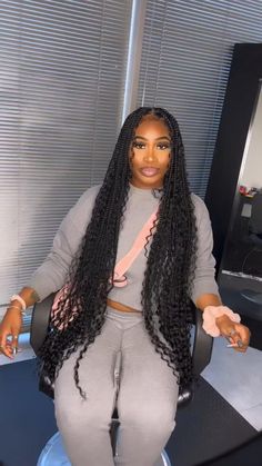 Long Knotless Boho Box Braids, Braids With Curly Hair For Black Women, Small Bohemian Knotless Braids Human Hair, Travel Hairstyles Black Women, Curly Bohemian Box Braids, Long Braids Bohemian, Jamaica Vacation Hairstyles For Black Women, 56 Inch Box Braids, 2 Layer Bohemian Braids