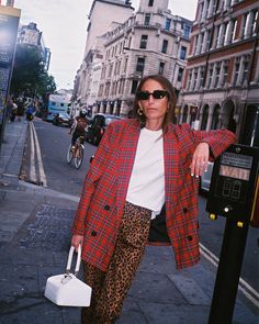 Mixed Prints Outfit, Prints Outfit, Musier Paris, Mixed Prints, Mode Inspo, Mode Vintage, Stylish Fashion, Fall 2024, Look Cool