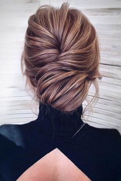 Mother Of The Bride (or Groom) Hairstyles [2020 Guide] ★ timeless bridal hairstyles textured volume low bun kamalova via instagram Sanggul Modern, Low Bun, Wedding Hairstyles Updo, Prom Hairstyles, Olivia Palermo, Wedding Hair And Makeup, Great Hair