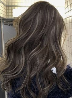 Ash Blonde Underneath Black Hair, Brunette Hair Ideas 2023, Black Hair With Babylights Short, Highlights Brown Hair Balayage Ash, Dark Brown Hair With Highlights Cool Tone, Cool Toned Lowlights, Ashbrown Haircolor Highlights, Hair Colour Inspo For Black Hair, Balayage Hair Korean