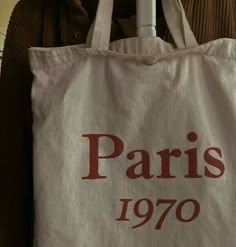 Paris 1970, Oui Oui, Aesthetic Vintage, Cherry Red