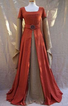 Love how simple this is How To Wear Belts, Gaun Abad Pertengahan, Medieval Gown, Medieval Clothes, Diy Kostüm, Medieval Costume, Medieval Clothing, Medieval Dress, Medieval Fashion