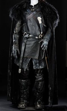 Medieval Fantasy Mens Clothing, Midevil Clothing Men, Medevial Outfits Men, Knight Fashion Men, Midevil Male Clothing, Mens Medevil Fashion, Midevil Aesthetics Outfits Male, Medieval Winter Clothes Men, Crow Themed Outfit