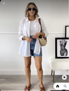 Casual Summer Style 2023, 65 And Sunny Outfit, Summer 30s Outfits, Mum Beach Outfit, Hawaii Outfits Women Vacation, Easy Summer Style For Moms, Flat Form Sandals Outfit, Mum Style Summer, Style Linen Button Down