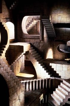 an image of a staircase made out of bricks and concretes with the caption pint