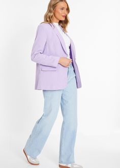 This relaxed blazer features a collar neckline, long sleeves, and practical pocket details, making it suitable for work wear during spring and summer seasons. Ideal for a polished look. Relaxed Blazer, Leather Jacket Dress, Purple Linen, Petite Jumpsuit, Petite Coat, Floral Shirt Dress, Tall Clothing, Petite Tops, Tshirt Skirt