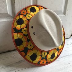 This beautiful Mexican Sombrero has would be perfect to add that special touch to any outfit. MADE IN MEXICO By: Mexican Artisans For: Women Size: Large ( 23.5") Color: off-white | multi Details: Material: palm straw Embroidered design Bottom orange suede Inner elastic band Contact us for more details PLEASE READ BEFORE PURCHASE: The picture is an ACCURATE REPRESENTATION.Colors in the pictures may vary a little by effects of light. Each product is handmade from Mexico causing differentiation and White Toquilla Straw Panama Hat For Festivals, White Toquilla Straw Hat For Festival, Wide Brim Straw Hat For Cinco De Mayo Festival, Adjustable Western Hat For Cinco De Mayo, Adjustable Flat Brim Hat For Cinco De Mayo, White Wide Brim Retro Hat, Retro Wide Brim White Hat, Retro White Wide Brim Hat, White Retro Sun Hat With Curved Brim