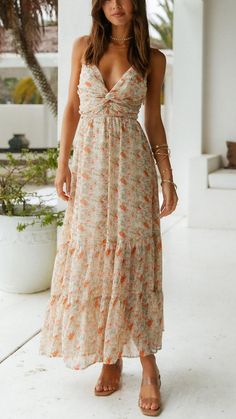 TH01531-1 Floaty Maxi Dress, Botanic Gardens, Sweet 16 Dresses, Summer Look, White Maxi Dresses, Spring Summer Outfits, Floral Maxi, Printed Maxi Dress, Floral Maxi Dress