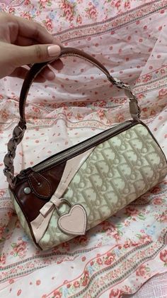 2000s Bags, Mcbling Fashion, Vintage Designer Bags, My Style Bags, Inside My Bag, Girly Bags, Car Bag, Luxury Purses, Bags Aesthetic