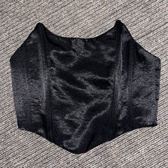 Size 4. Never Worn Solid Strapless Crop Top For Party, Black Bandeau Corset For Party, Elegant Black Cropped Corset, Black Bandeau Corset For Club, Spring Black Tube Top For Club, Black Tube Top For Club And Spring Season, Black Corset For Evening Wear In Spring, Black Summer Evening Corset, Strapless Solid Color Party Corset