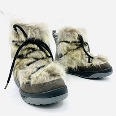 The Fur: These Boots Are Constructed Using The Finest Quality Rabbit And Suede With A Front Lace. The Insulation: These Boots Are Fully Lined Including The Foot Bed With A Plush 100% Italian Wool Lining. Cold Rated To -20’c So Your Feet Will Stay Toasty And Warm All Winter Long But Are Able To Breath Easily Due To The Use Of Only Natural Materials. Waterproof Rating: Snow Proof And Water Resistant Brand: Oscar Sport Style: Anet Size: Eu 37 / Us 7 Condition: New In Box Brown Winter Boots With Removable Insole, Sport Style, Boots Womens, Fur Boots, Winter Rain, Sport Fashion, Winter Boot, Rain Boots, Women's Shoes