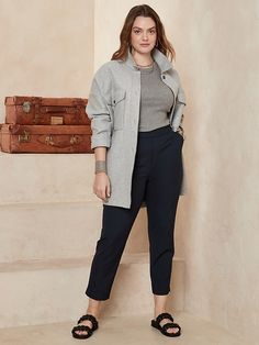 Attire Guide, Business Casual Womens Fashion, Tapered Pant, Weather Outfits, Fitted Dress Pants, Work Trousers, Work Style, Banana Republic Factory, Banana Republic Pants