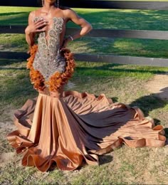 Extreme Prom Dresses, Prom Dresses 2023 Brown, Brown Dresses Prom, Chocolate Prom Dress, Junior Prom Dresses Black Women, Hood Prom Dresses, Light Brown Prom Dress, Chocolate Brown Prom Dress, Brown Prom Dress Couple