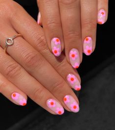 Pink Petals Unghie Sfumate, Kutek Disney, Colourful Nails, Summer Sets, Girly Acrylic, Daisy Nails, Purple Nail, Casual Nails