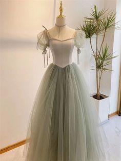 Sage Green Prom Dress, Look Gatsby, डिजाइनर कपड़े, Green Formal Dresses, Green Evening Dress, Vintage Prom, فستان سهرة