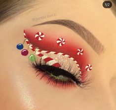 Christmas Eye Looks, Christmas Make Up Looks, Candy Cane Land, Christmas Eyeliner, Candy Cane Eyeliner, Candy Cane Makeup, Reindeer Makeup, Christmas Eyeshadow Looks, Makeup Looks Winter