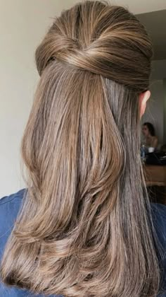 Half Up Hairstyle, Hairstyles Homecoming, Half Up Half Down Hairstyles, Hairstyles Tutorials, Love Your Hair, Wedding Hair Makeup, Half Up Half Down Hair, Half Up Hair, Wedding Hair And Makeup