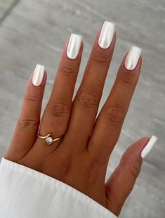 25 Elegant White Nail Designs Perfect For All Seasons Nagellack Trends, White Chrome, White Nail Designs, Cat Eye Nails