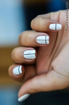 Black And White Nail Art, Feather Nails, Nail Art Stripes, Nagellack Trends, Broken Nails, Subtle Nails, Minimalist Nail Art, Geometric Nail, White Nail Art