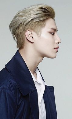 Kpop Hairstyle Male, Undercut Hairstyle, Trendy We Fryzurach, Korean Men Hairstyle, Korean Haircut, Blonde Tips, Kpop Hair, Athletic Hairstyles