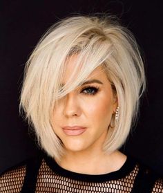 15 Timeless Winter Haircuts for Women Over 50 in 2023-2024 - thepinkgoose.com Jahodová Blond, Platinový Blond, Ash Blonde Short Hair, Blonde Bob With Bangs, Kort Bob, Blonde Bob Haircut, Short Hair Highlights, Short White Hair, Platinum Blonde Highlights