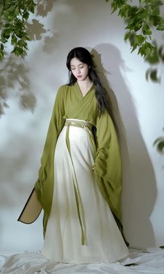 Fantasy Everyday Clothing, Asian Clothes Traditional, Chinese Dress Aesthetic, Japanese Traditional Outfit, Traditional Japanese Clothing Woman, Japanese Sleepwear, Japanese Traditional Fashion, Chinese Dress Outfit, Japanese Kimono Women