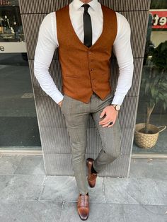 Empire Rust Slim Fit Wool Vest – BRABION Navy Blue Vest Outfit, Plaid Vest Men, Vest Outfits Men, Masculine Elegance, Masquerade Outfit, Mens Vest Fashion, Wedding Guest Outfit Fall, Black Men Fashion Casual, Plaid Vest