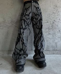 Trippy Tattoo, Ropa Upcycling, Painted Clothes Diy, Shirts And Pants, Sufjan Stevens, Designer Pants, Diy Clothes Design, Concept Clothing, Painted Clothes