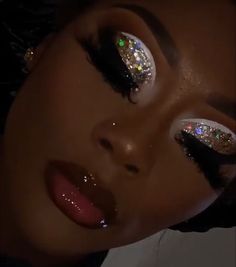 Extra Birthday Makeup, Make Up Ideas Birthday, Bad Birthday Makeup, Birthday Glam Makeup With Rhinestones, 2016 Glam Makeup, Gold Prom Eye Makeup, Prom Makeup Dramatic, Prom Makeup Looks Glitter, Sparkly Makeup Looks Black Women