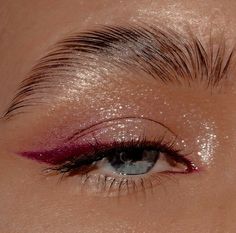 Make Up Looks For Hazel Eyes, Pink Eyeliner Looks, Fun Eye Makeup, Fun Eyeshadow Looks, Heart Eye Makeup, Eras Tour Makeup, Make Up Designs, Cute Eye Makeup, Valentines Day Makeup