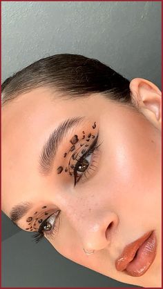 Makeup Cheetah, Cheetah Makeup, Tiger Makeup, Teknik Makeup, Leopard Makeup, Animal Makeup, Makijaż Smokey Eye, Creative Makeup Looks, Makeup Videos