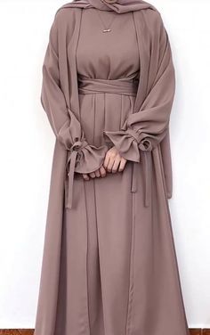 Pretty Abayas Aesthetic, Elegant Belted Abaya, Elegant Long Winter Abaya, Muslim Fashion Casual, Aesthetic Hijabi, Simple Abaya, Muslim Clothes, Abaya Designs Latest, Abaya Outfit