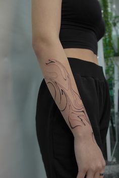 Abstraction abstract tattoo aesthetic arm tattoo big cool Abstract Forearm Tattoo, Back Of Forearm Tattoo, Blitz Tattoo, Minimal Tattoo Designs, Minimal Tattoo Ideas, Small Neck Tattoos, Organic Tattoo, Neck Tattoos Women