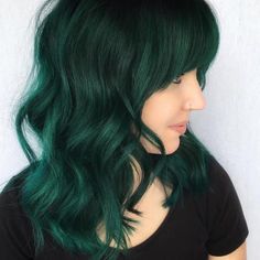 Green Shag Hair, Hair Color Emerald Green, Mint Green Hair Color, Green Hair Inspiration, Emerald Green Hair Color, Green Hair Dye Ideas, Green Hair Ombre, Green Hair Color Ideas, Green Hair Color