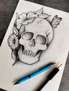 Dessin tête de mort florale tatouage Tattoo Crane, Trendy Mens Haircuts, Latest Haircuts, Small Drawings, Sketches Tutorial, Drawing Lessons, Book Art Drawings, Sketchbook Art Inspiration, Art Drawings Sketches Simple