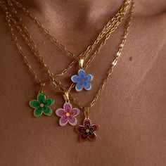 Gold Chain Flower Pendant Necklace Floral Pendant Necklace, Cheap Necklaces, Daisy Necklace, Floral Pendant, Flower Pendant Necklace, Layered Jewelry, Necklace Online, Gold Chain Necklace, Simple Necklace