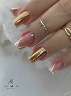 French Tip Nail Designs, Nail Salon Design, Gold Glitter Nails, Classy Acrylic Nails, Classic Nails, Elegant Nails, Classy Nails, French Tip Nails