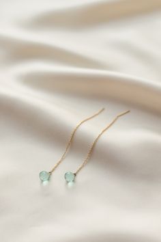 Emphasize your blue eyes! These beautiful, handcrafted, high quality threader earrings are made from gold plated silver and have a genuine green amethyst pendant. They have a beautiful aqua tone (green-blue) that goes great with both green and blue tones. They are delicate and delicate, and also beautiful as jewelry for bridesmaids. Ideal as a special gift for a friend or sister - especially if you have blue eyes! M A T E R I A L Chain: (gold-plated) 925 sterling silver - great for sensitive ear Dainty Handmade Teardrop Threader Earrings, 14k Gold Filled Long Drop Threader Earrings As Gift, Dainty Drop Threader Earrings For Gift, Dainty Drop Threader Earrings As Gift, Handmade 14k Gold Filled Drop Threader Earrings, 14k Gold Filled Teardrop Threader Earrings As Gift, 14k Gold Filled Threader Earrings For Gift, Handmade 14k Gold Filled Threader Earrings As A Gift, Handmade 14k Gold Filled Threader Earrings For Gift